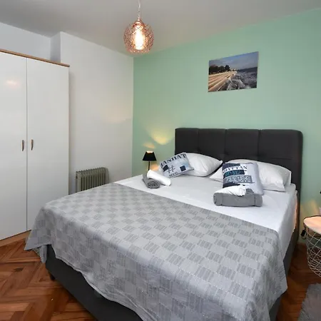 아파트 Two Bedroom Marinero *