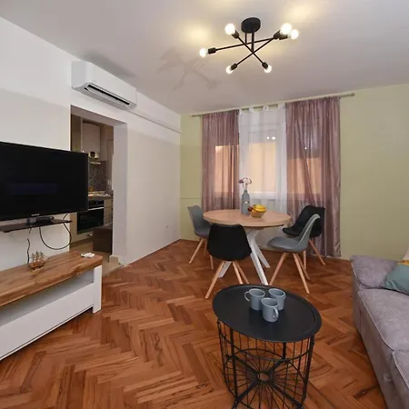 Two Bedroom Marinero 아파트 자다르